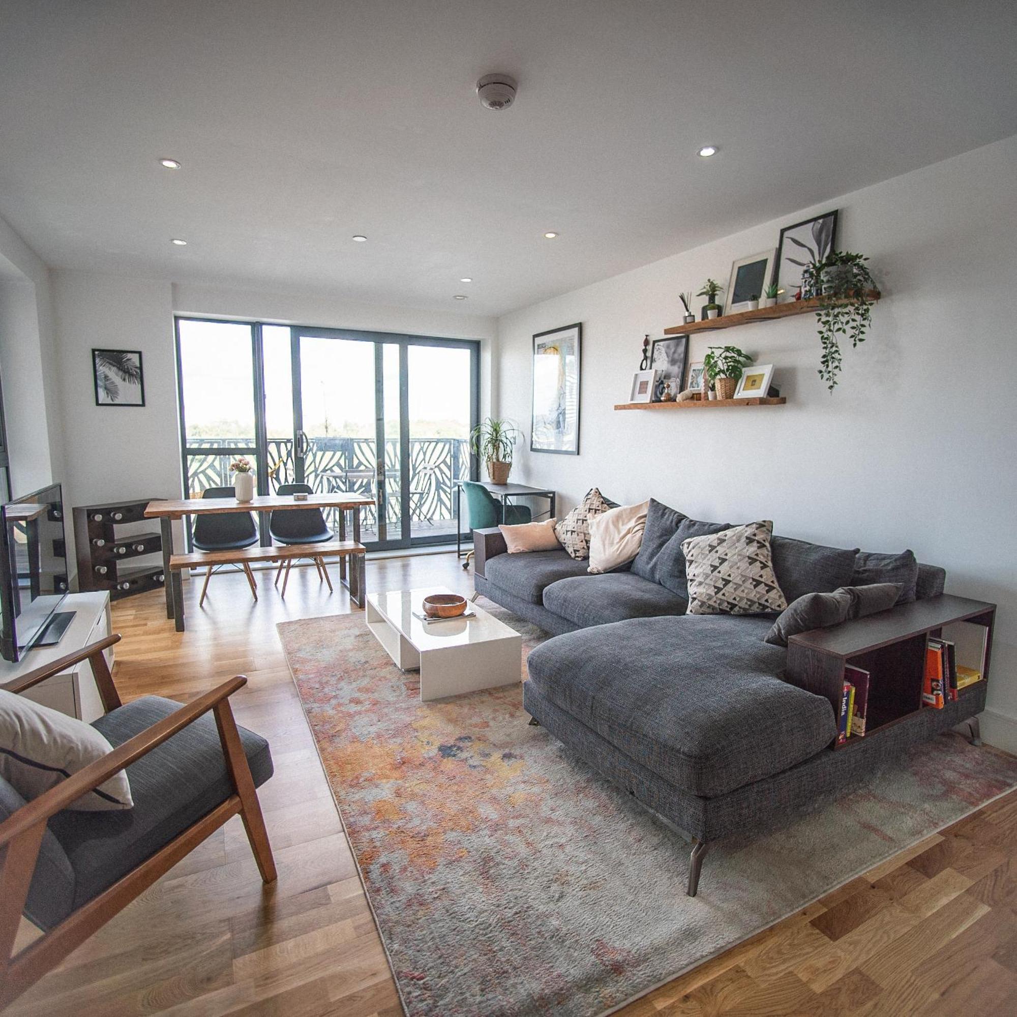Stunning Riverside View Apartment, Near Canary Wharf & O2 ลอนดอน ภายนอก รูปภาพ