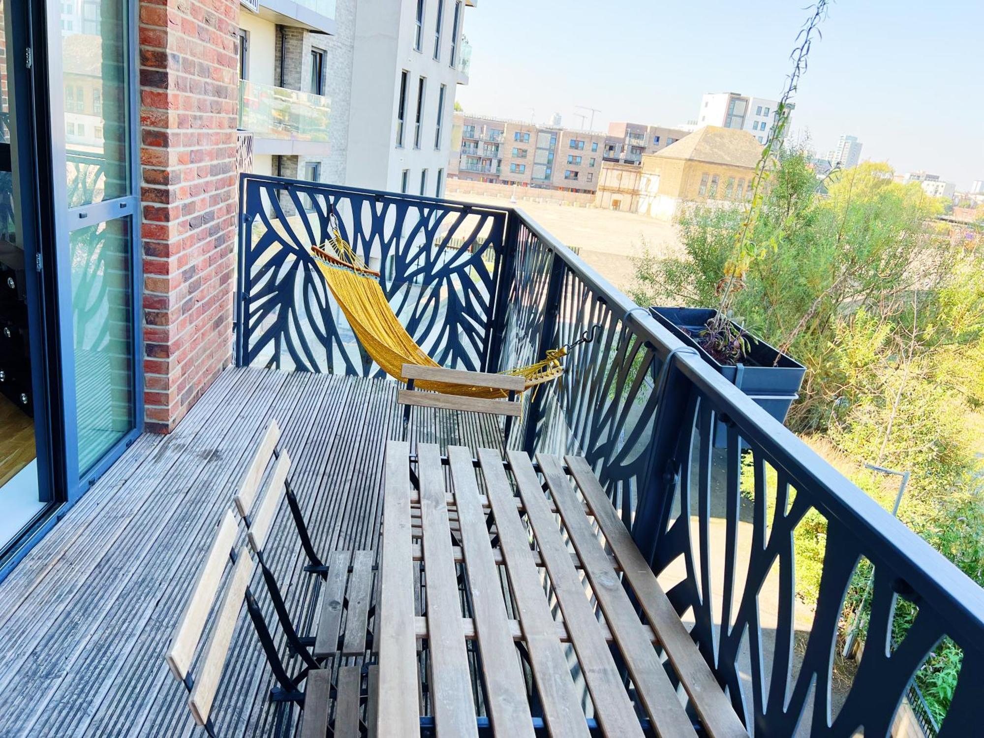 Stunning Riverside View Apartment, Near Canary Wharf & O2 ลอนดอน ภายนอก รูปภาพ